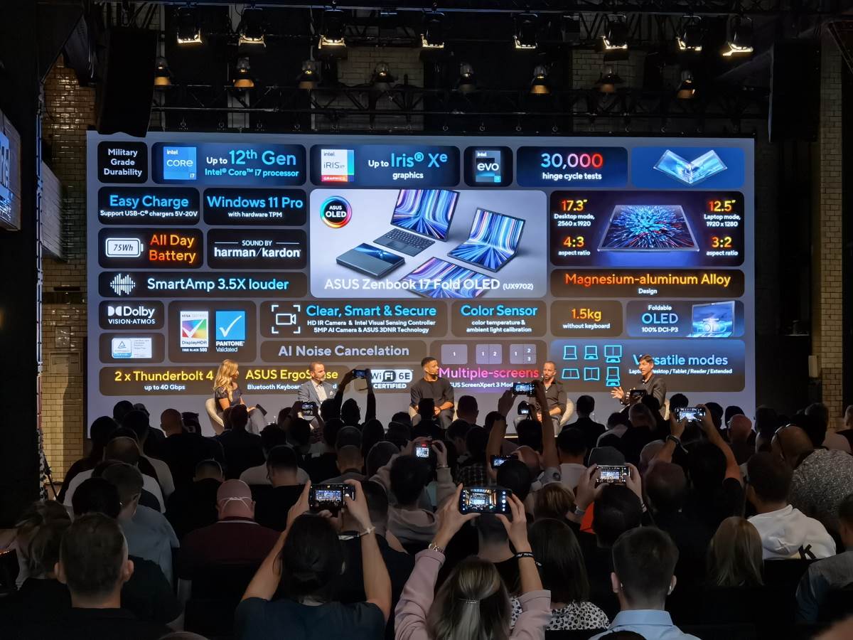 Asus Zenbook 17 Fold OLED uživo (6).jpg