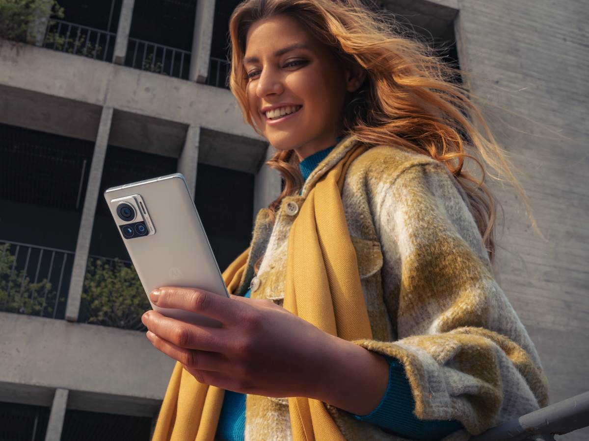 Motorola Edge 30 Ultra Lifestyle 15.jpg