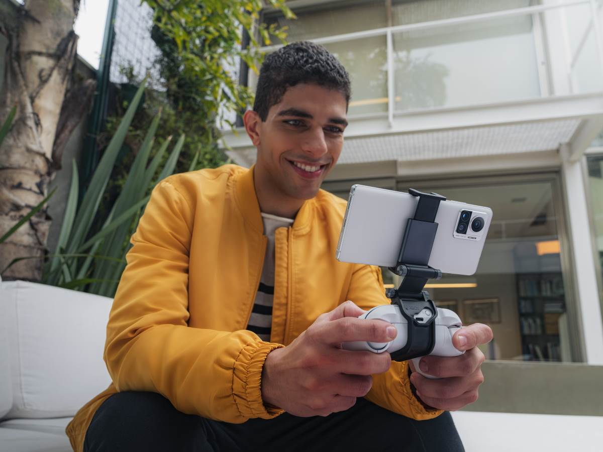 Motorola Edge 30 Ultra Lifestyle 14.jpg