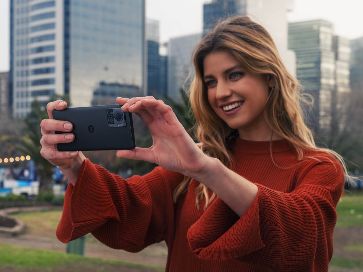 Motorola Edge 30 Ultra Lifestyle 8.jpg