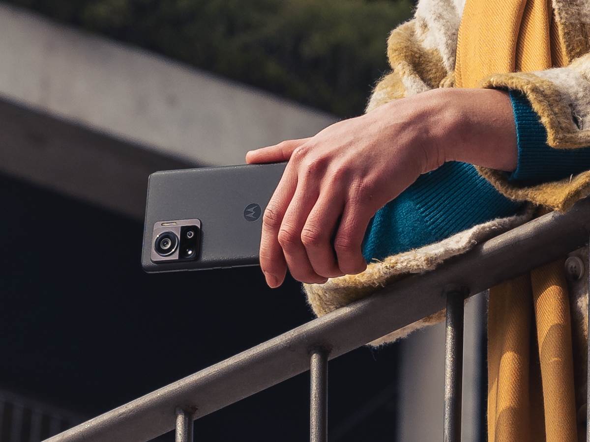 Motorola Edge 30 Ultra Lifestyle 6.jpg