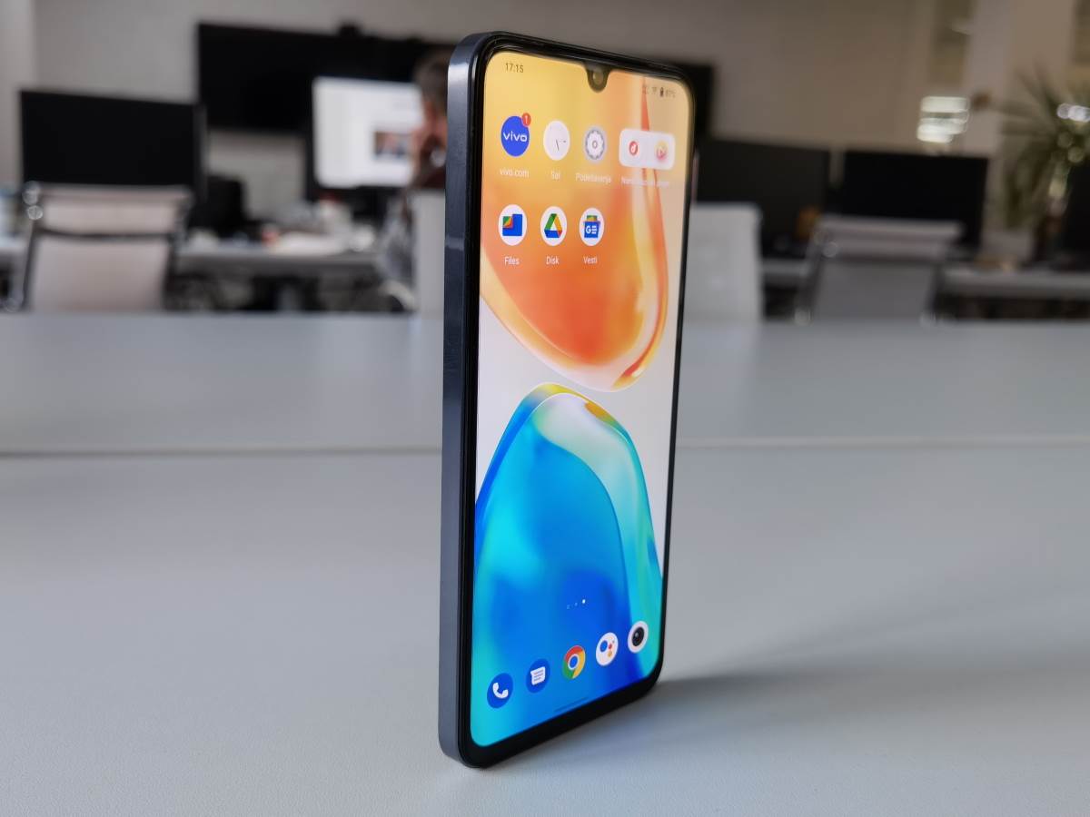 vivo X80 Lite mobilni telefon i vivo TWS Air Bluetooth slušalice (10).jpg