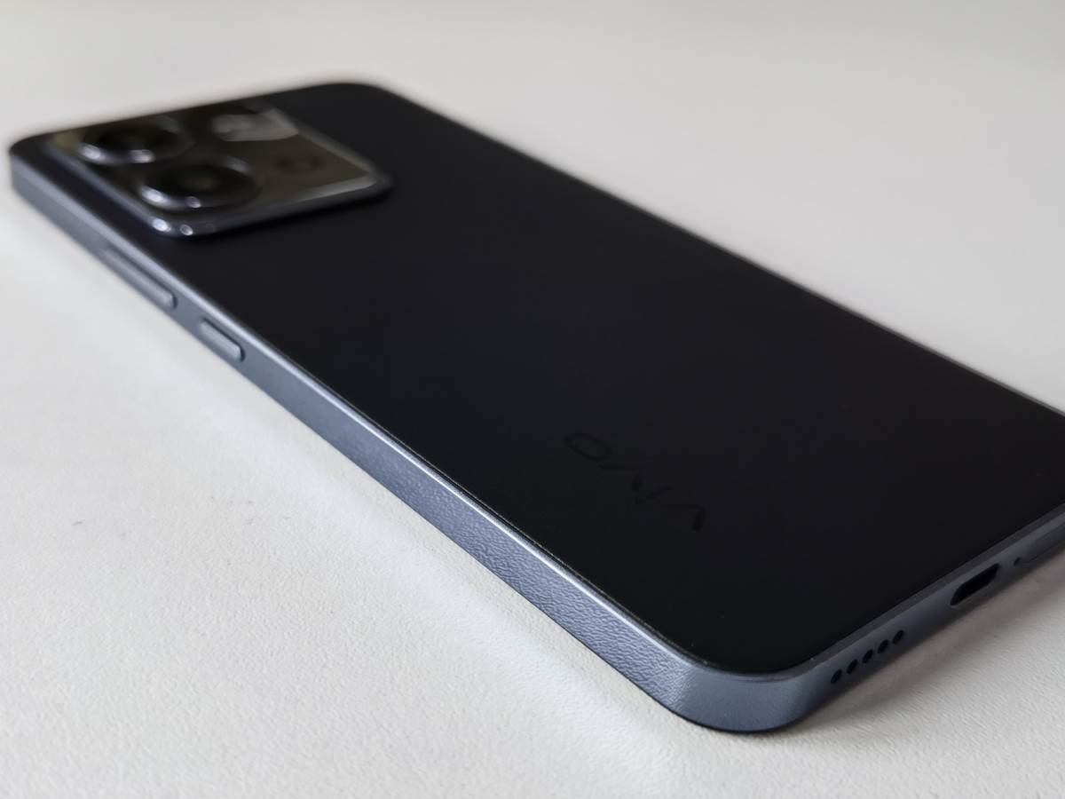 vivo X80 Lite mobilni telefon i vivo TWS Air Bluetooth slušalice (24).jpg