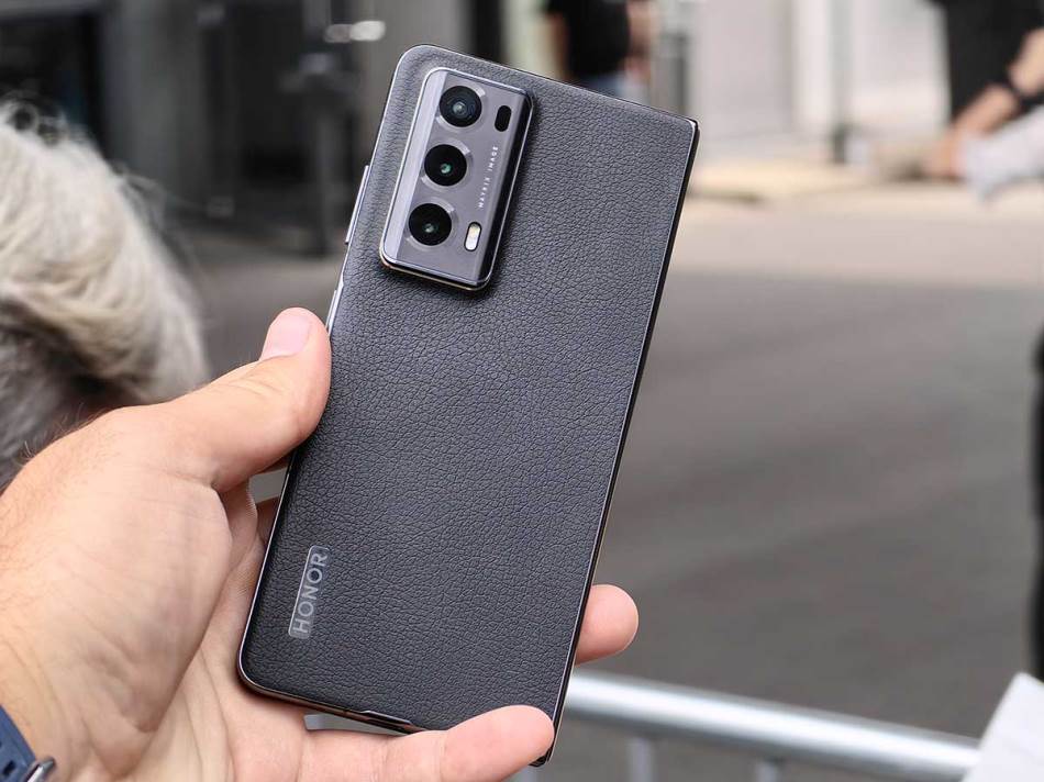 HONOR Magic V2 2.jpg