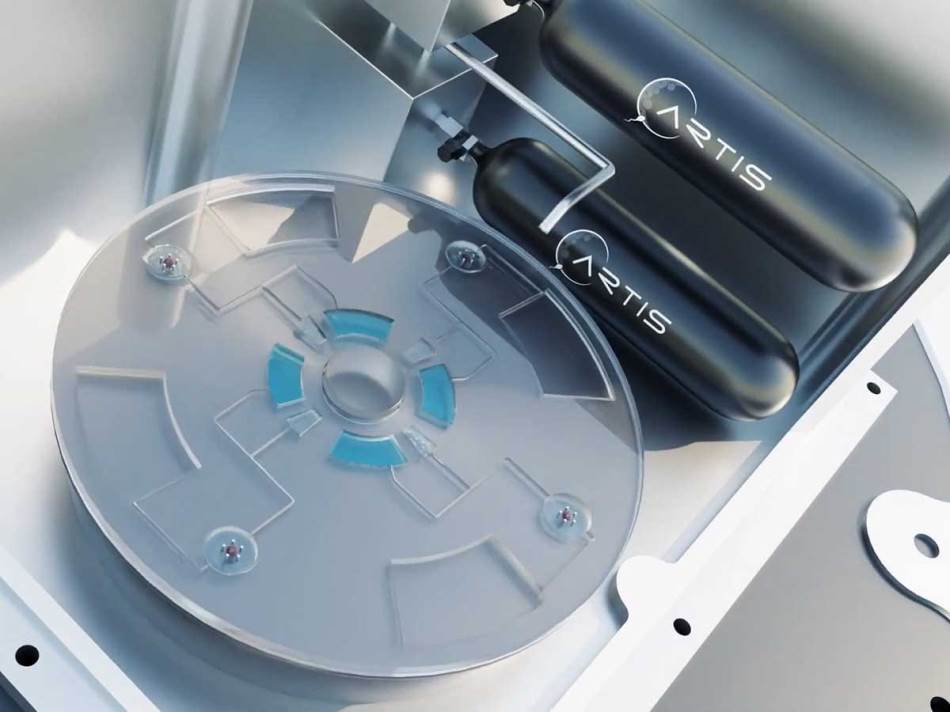 SpaceBorn United 4.jpg