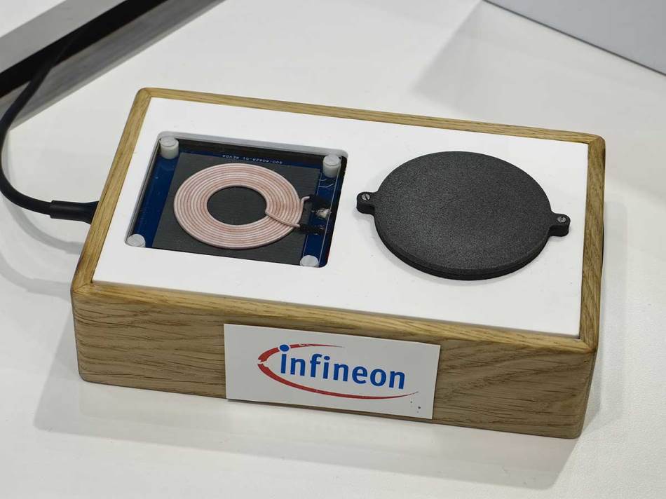 infineon Qi2 bežični punjač