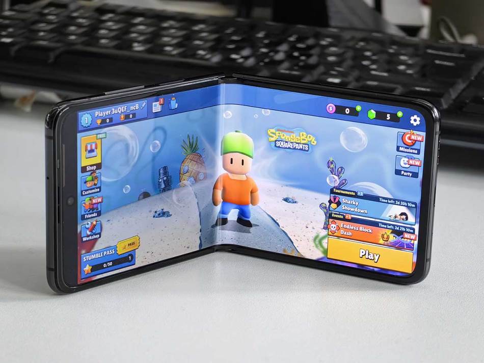 TECNO Phantom V Flip 5G performanse