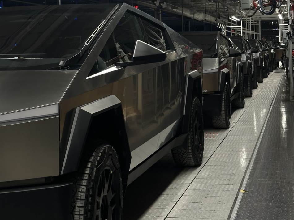 Tesla Cybertruck _ Foto Twitter @elonmusk.jpg