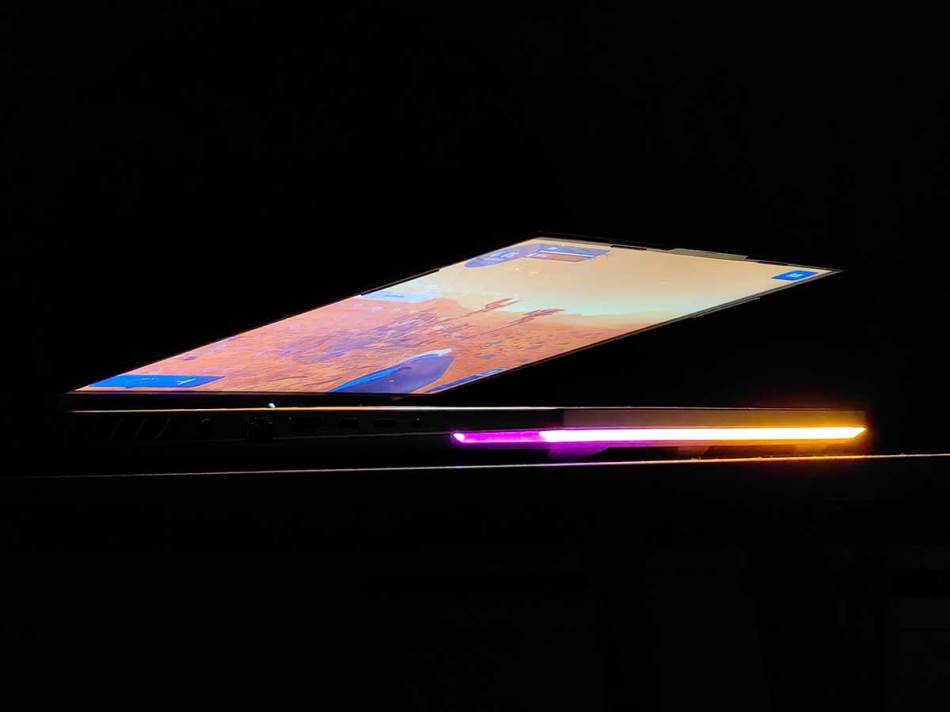 ASUS ROG STRIX G16 7.jpg