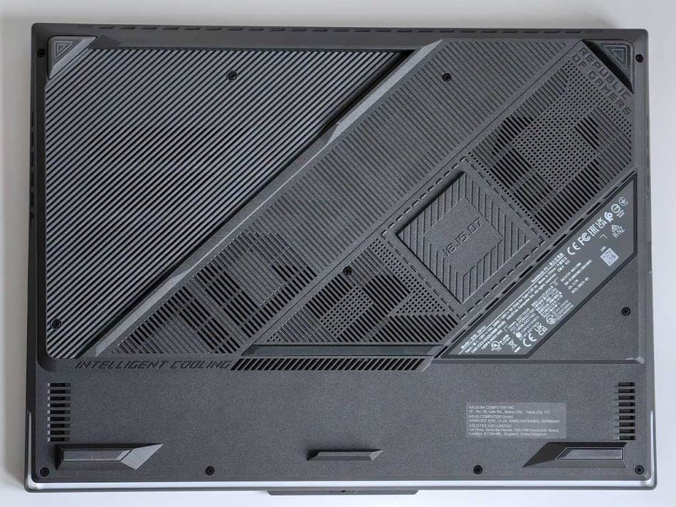 ASUS ROG STRIX G16 dizajn 3.jpg