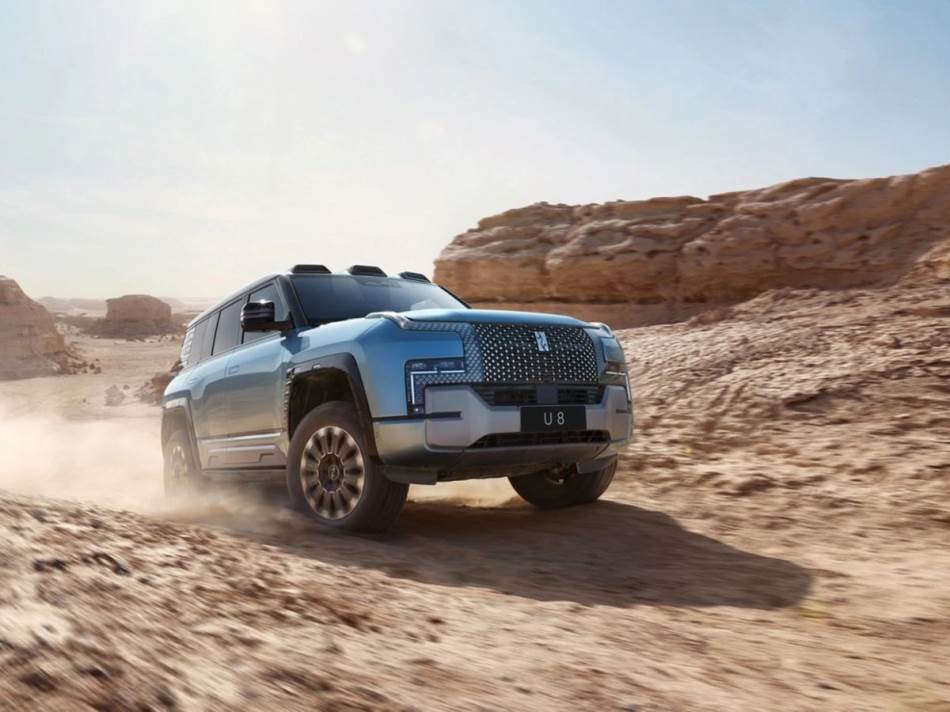 BYD Yangwang U8 _ električni džip _ Foto BYD CarNewsChina (1).jpg