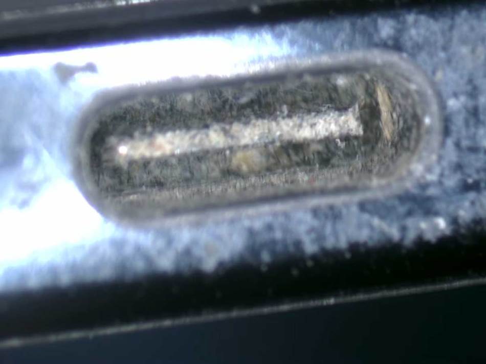 Prljav USB port