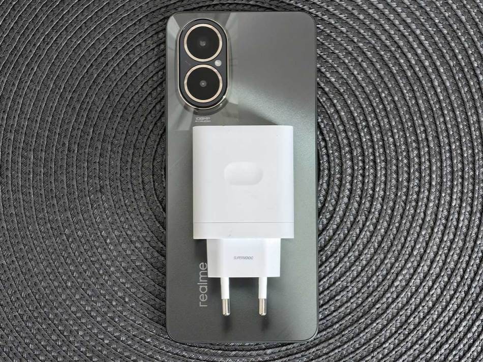 realme C67 baterija i punjenje