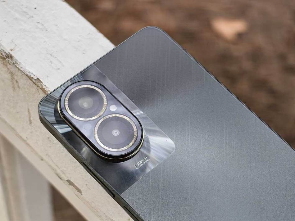 realme C67 kamere