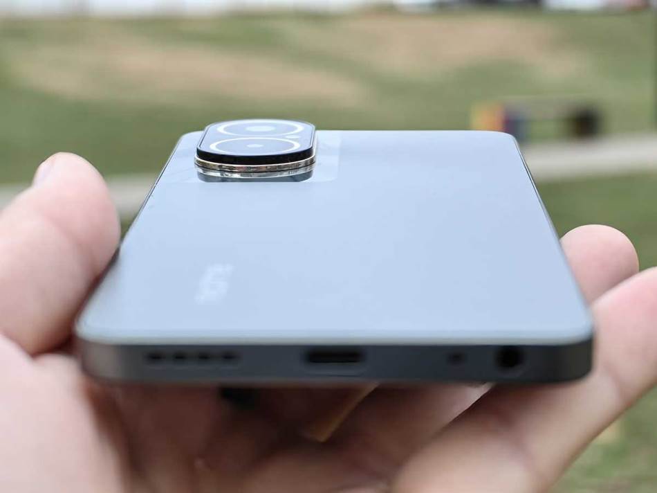 realme C67 22.jpg
