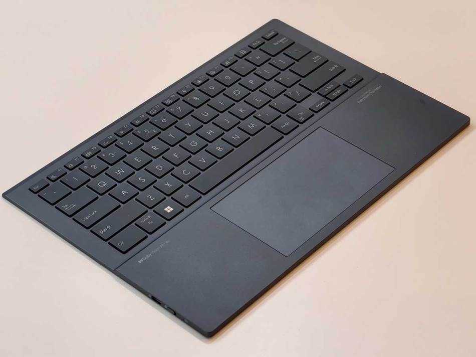 Zenbook Duo 2024 tastatura