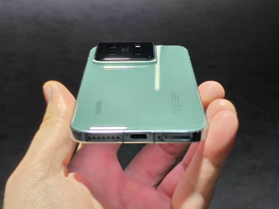 Xiaomi 14 2.jpg