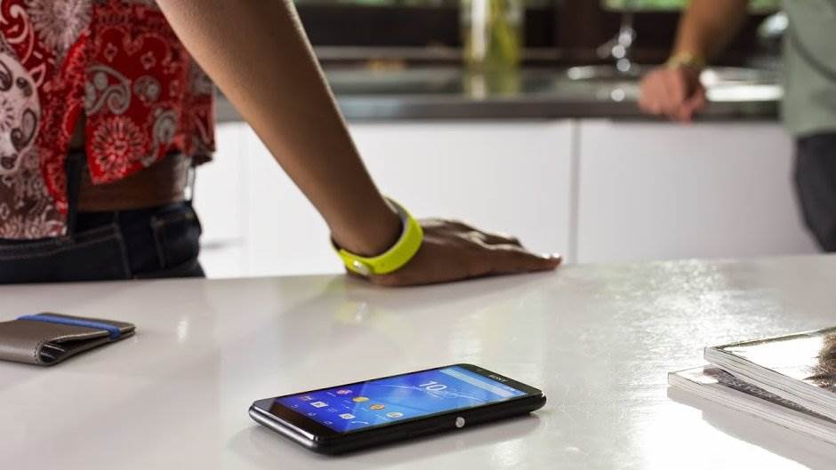 Xperia E4.