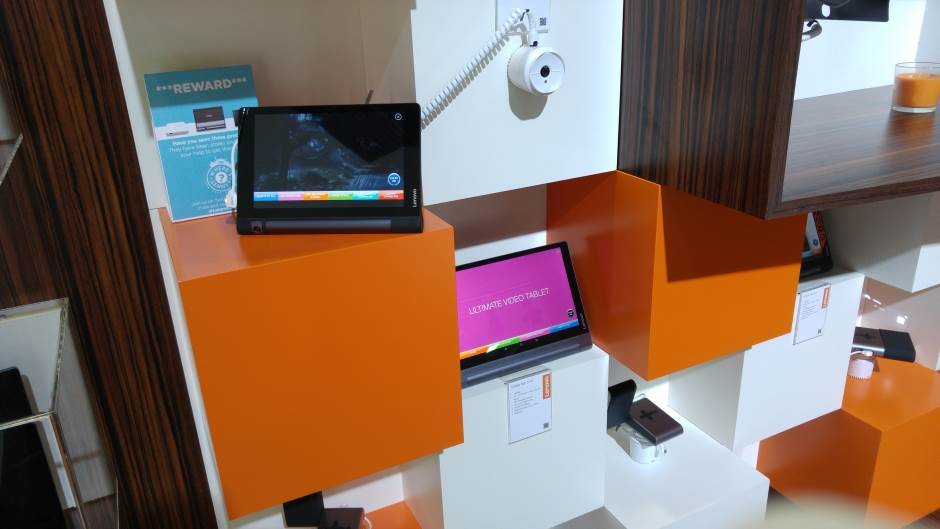 Lenovo Yoga Tab 3 Pro Android tablet sa video projektorom