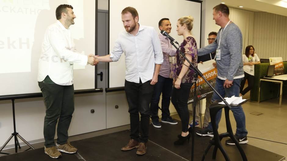 Fintech hakaton pobednici Zapon tim SAVIO aplikacija