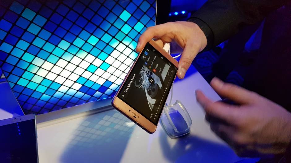 Tesla 9 cena, specifikacije, test, slike, opcije, video, informacije, info