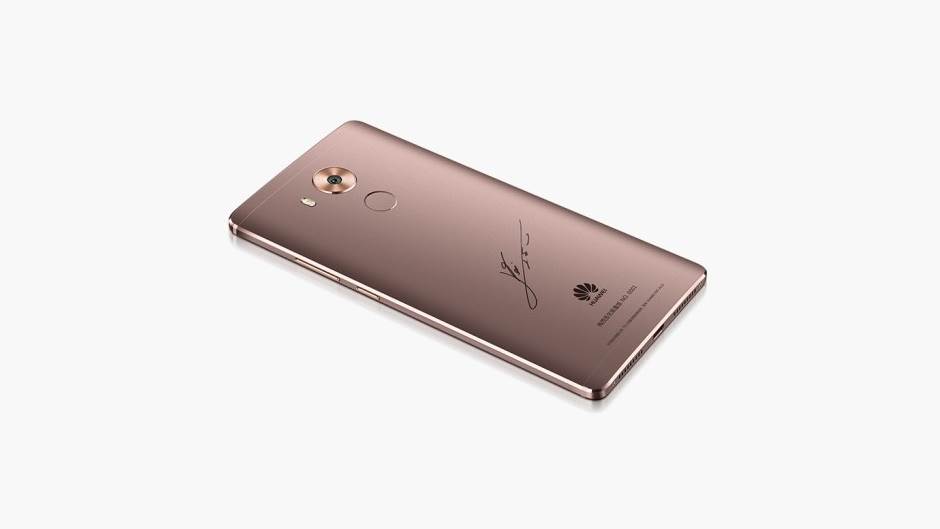 Huawei Mate 8 Mesi i ZTE Nubia Z11 Ronaldo
