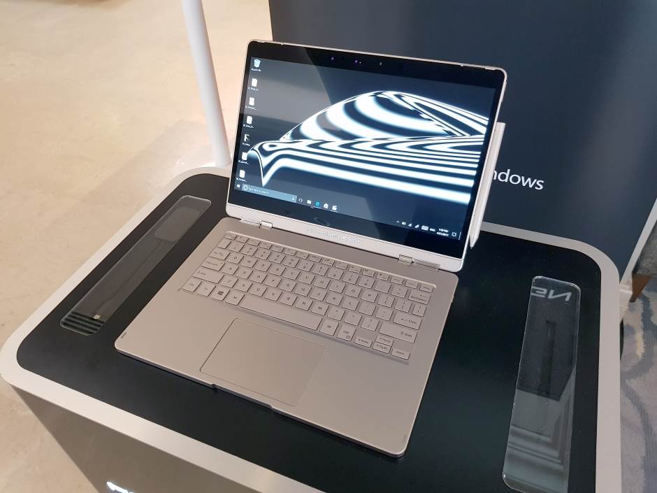 Porsche Design BOOK ONE cena i specifikacije