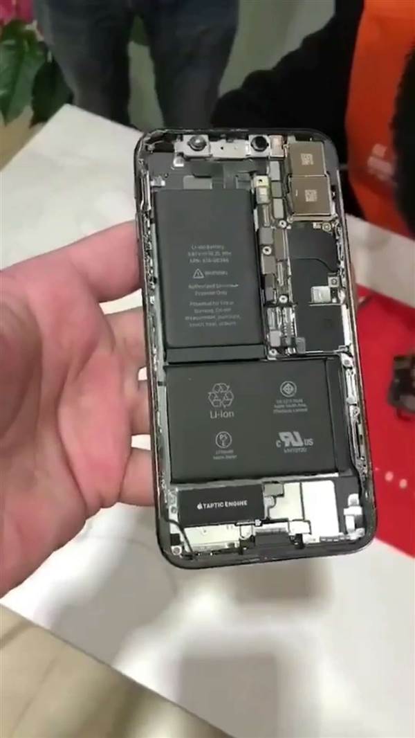 iPhone X baterija trajanje, iPhone X ekran