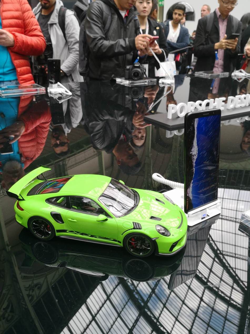 Huawei Mate RS Porsche Design in-screen senzor otiska prsta