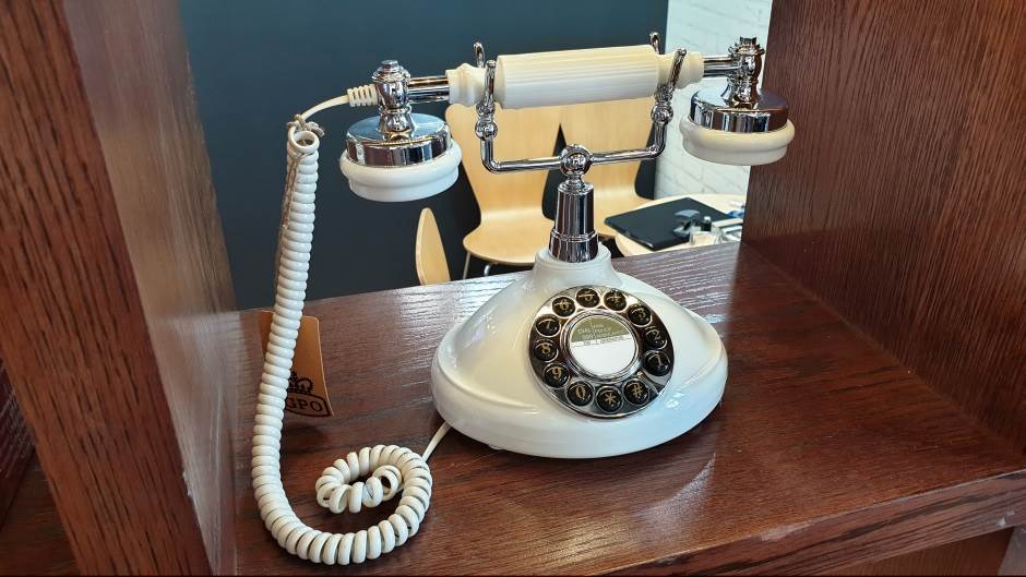 Fiksni telefon pretplata, Fiksna telefonija Srbija