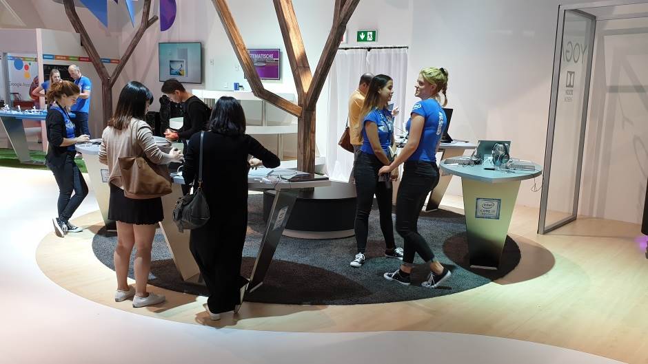 Lenovo IFA 2018, Lenovo Yoga Book C930 Knock Knock, Kuc kuc Yoga Book C930