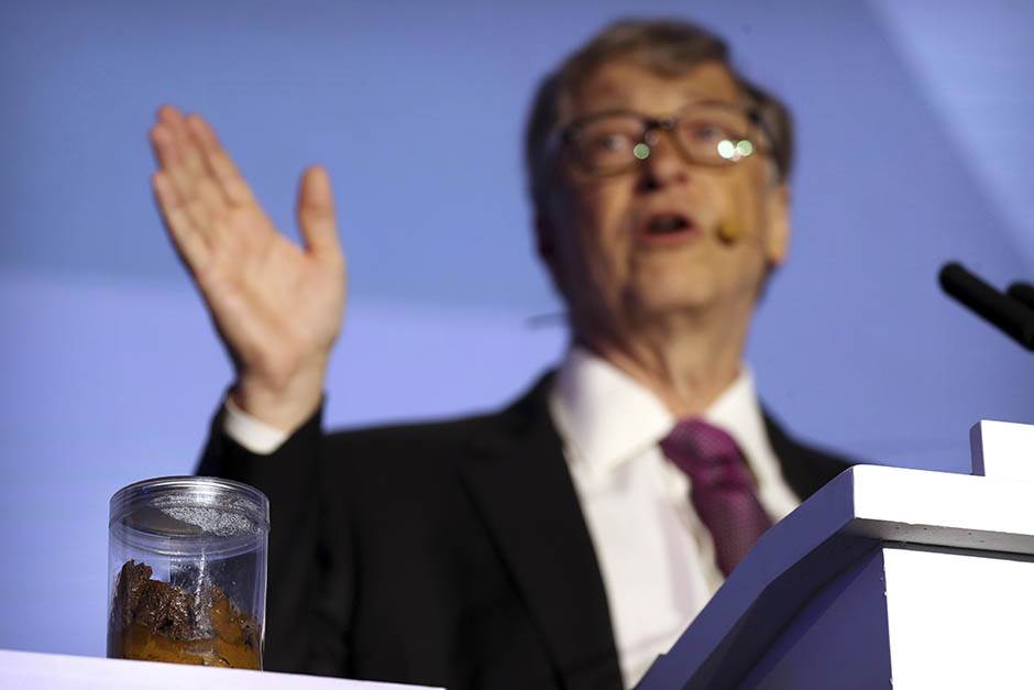 Bil Gejts tegla izmeta Kina sajam toaleta