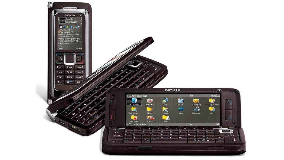 Samsung Galaxy F savitljivi telefon i Nokia Communicator E90