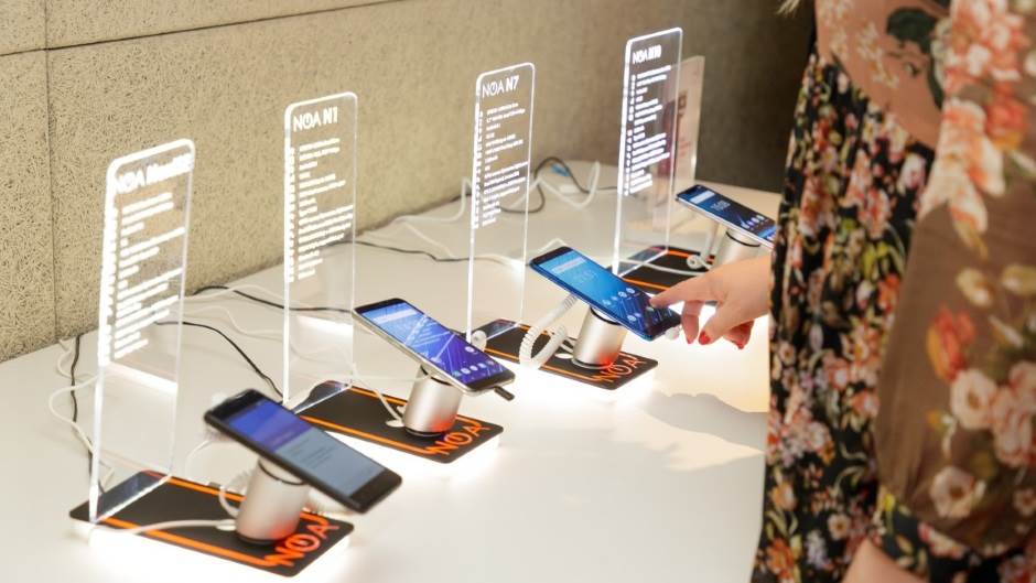 Hrvatski proizvodac telefona NOA u blokadi