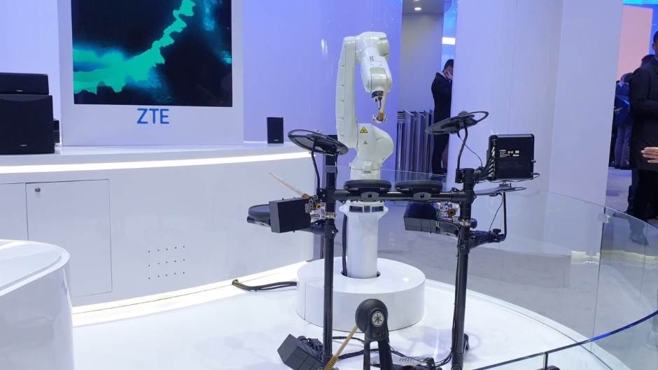 Roboti veštacka inteligencija MWC 2019, ZT roboti muzicari MWC 2019