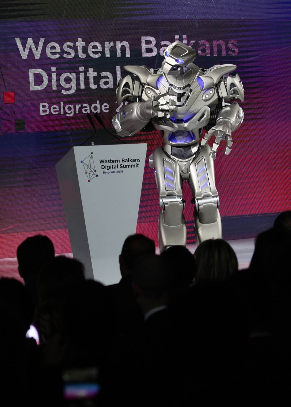 Roboti radna mesta, Roboti uzimaju posao ljudima 