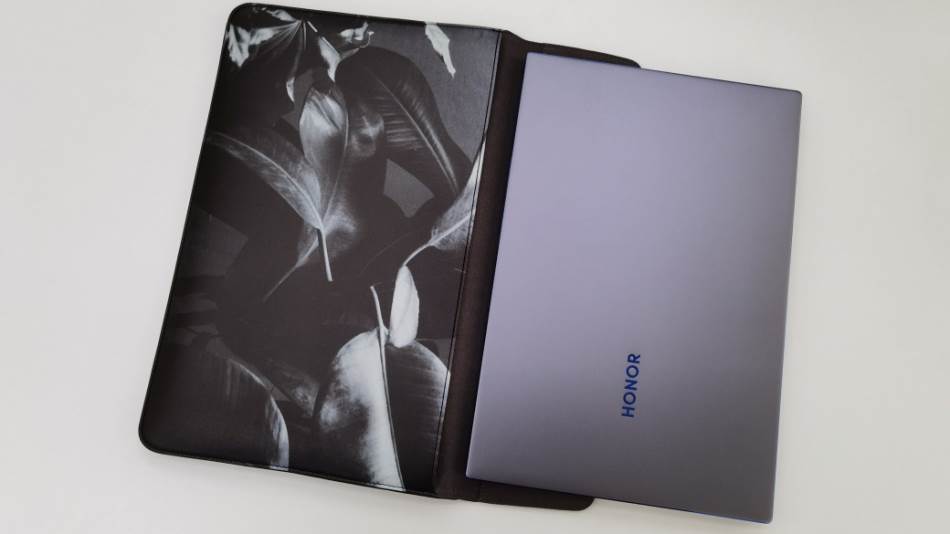 Huawei prodaje HONOR, HONOR se prodaje kupuje ga Xiaomi TCL, HONOR prodaja kompanije, Huawei HONOR