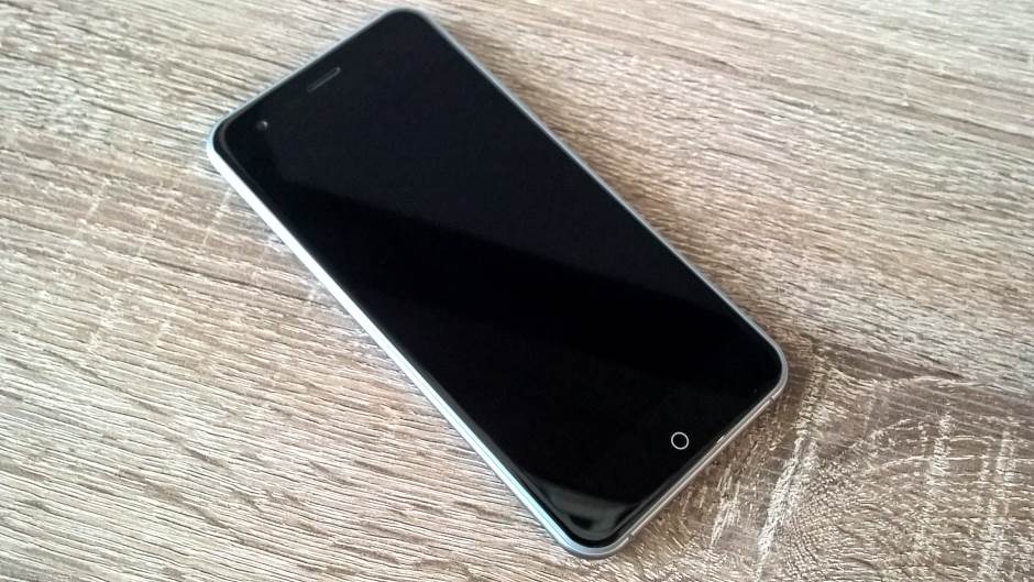 Tesla Smartphone 6.1 cena, test, karakteristike, opis, slike i video