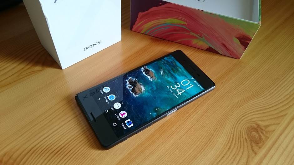Sony Xperia X recenzija