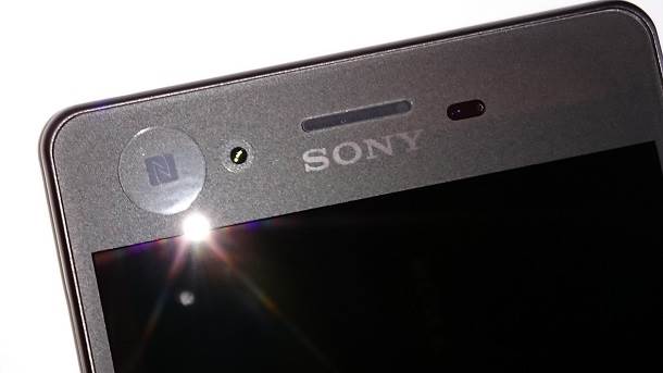 Sony Xperia X pozicija NFC čipa