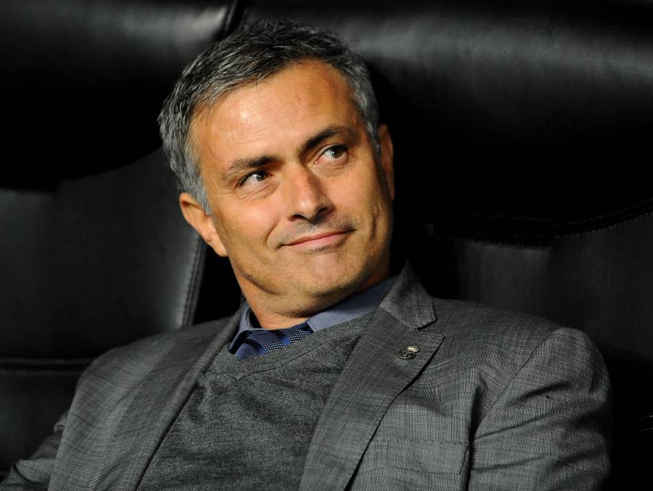 U nedostatku fudbala na TV, video igre PES, FIFA, ISS, Football Manager, Top Eleven