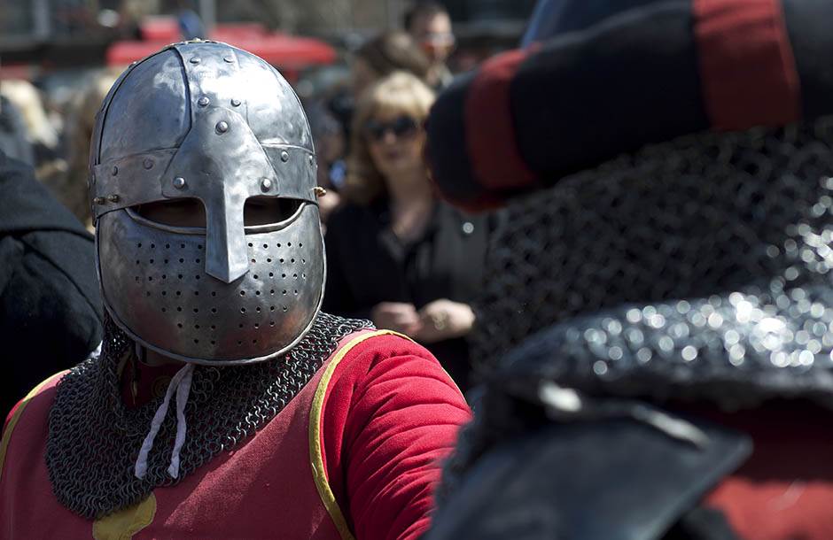 "Sve za vašu ruku, gospo moja" (VIDEO)