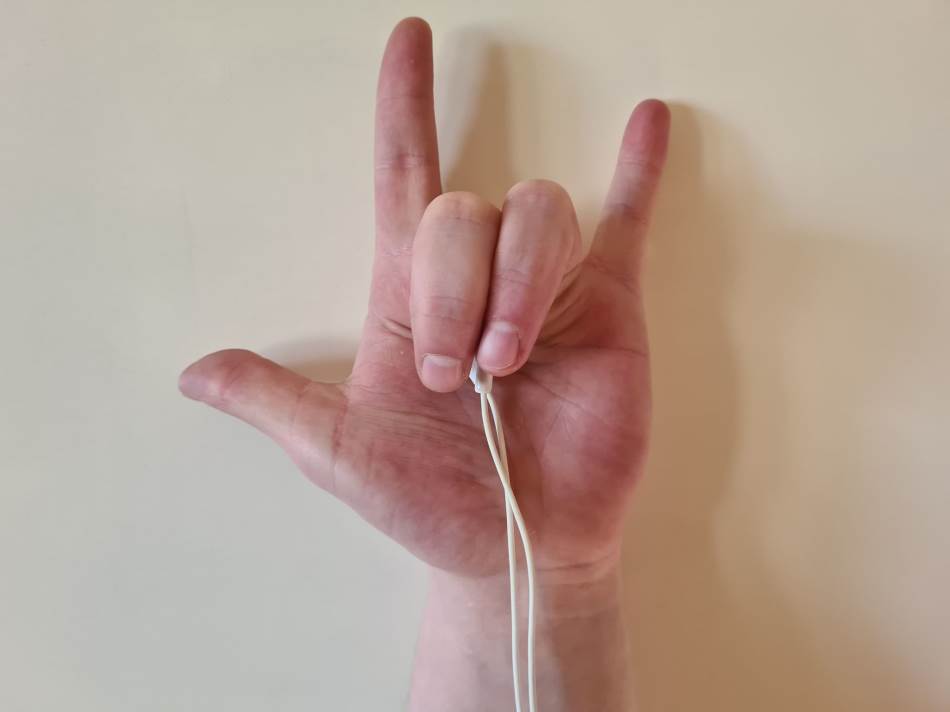 zapetljane slušalice zamršene mobilni telefoni kako spakovati slušalice da se ne zamrse kablovi