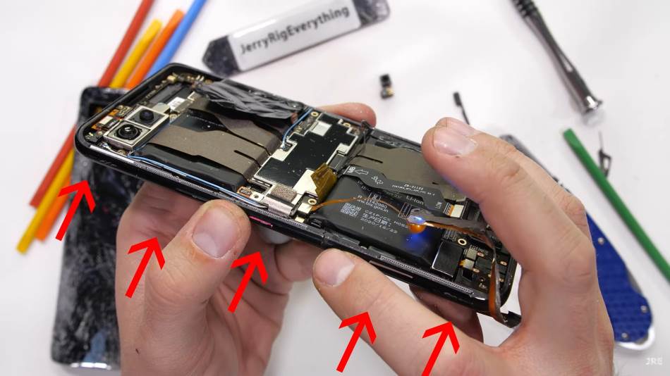 Promakla im katastrofalna greška okupirani performansama i hlađenjem propustili slabu tačku