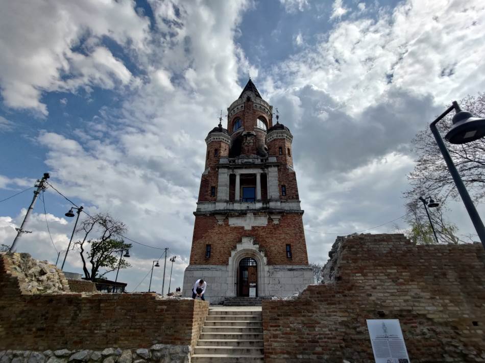 asus zenfone 8 test kompaktni telefon vrhunske performanse snapdragon 888