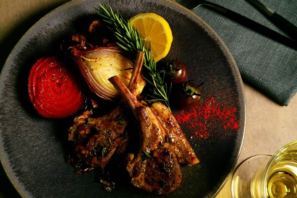 najveci senzor u pametnom telefonu najbolja kamera sharp leica aquos r6