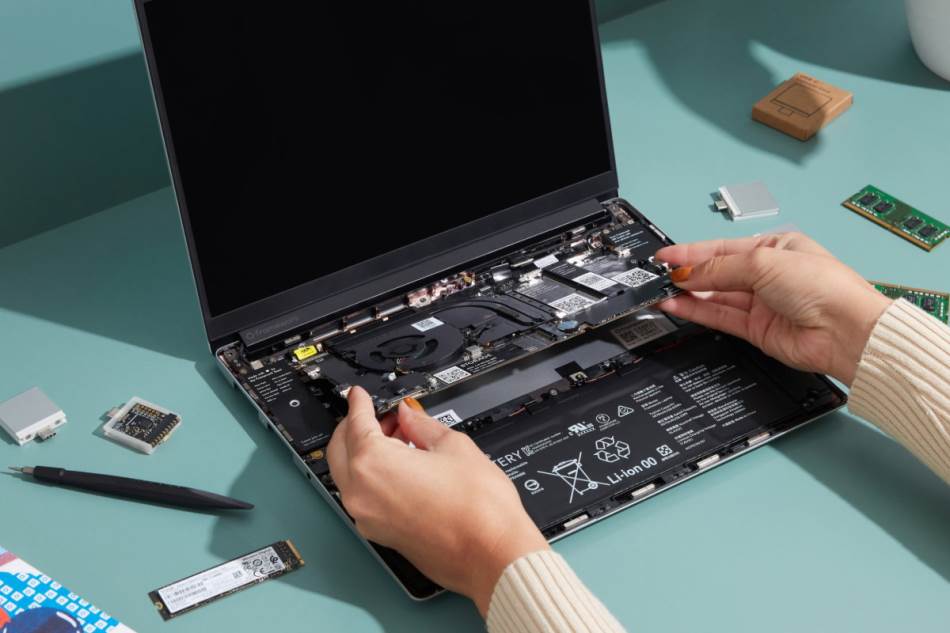 laptop sa izmenjivim komponentama