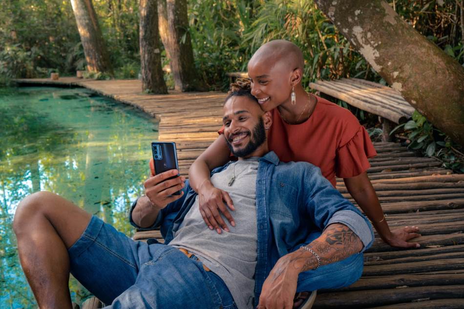 Motorola edge 20 serija premijum srednje klase