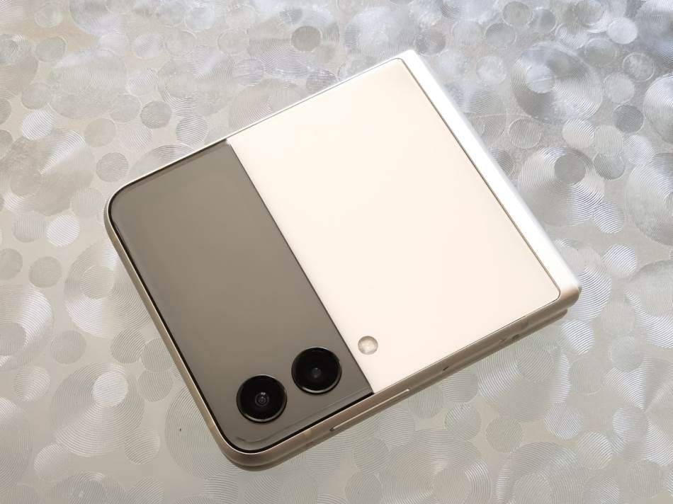 Samsung Galaxy Z Flip3 5G Slike Uživo