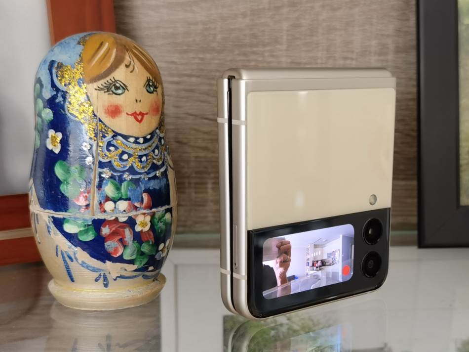 Samsung Galaxy Z Flip3 5G Slike Uživo (27)